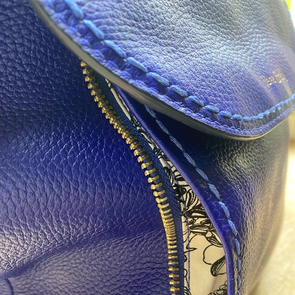 Beautiful blue leather BP from VB. - Picture 2 of 7